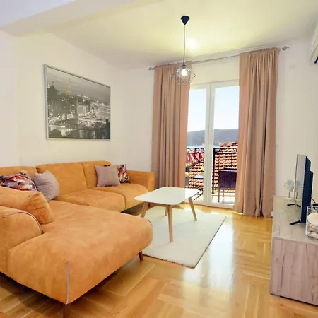 Discovery Point Apartment Tivat Exterior photo