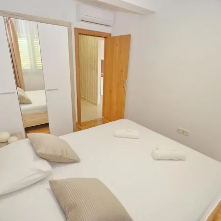 Discovery Point Apartment Tivat Exterior photo