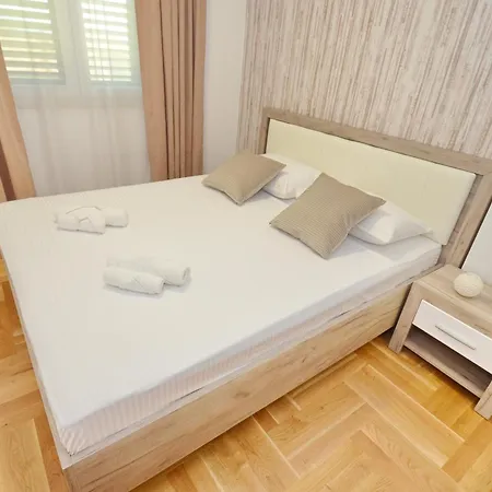 Discovery Point Apartment Tivat Exterior photo
