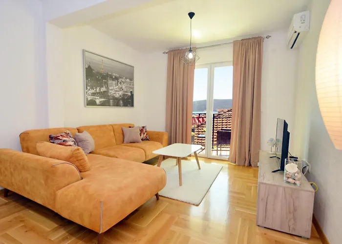 Discovery Point Apartment