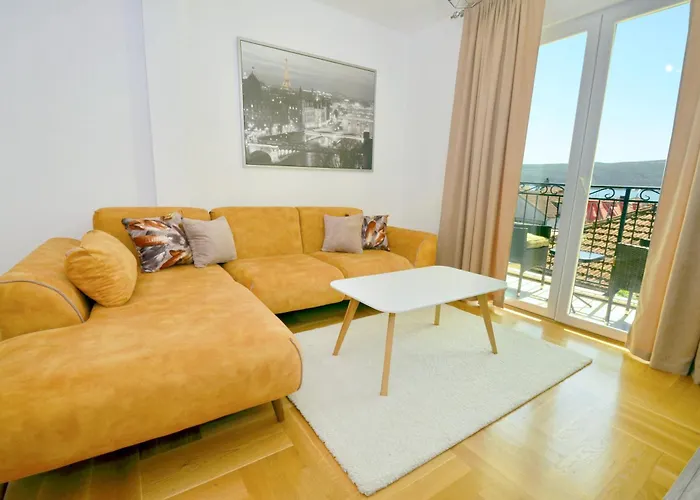 Discovery Point Apartment