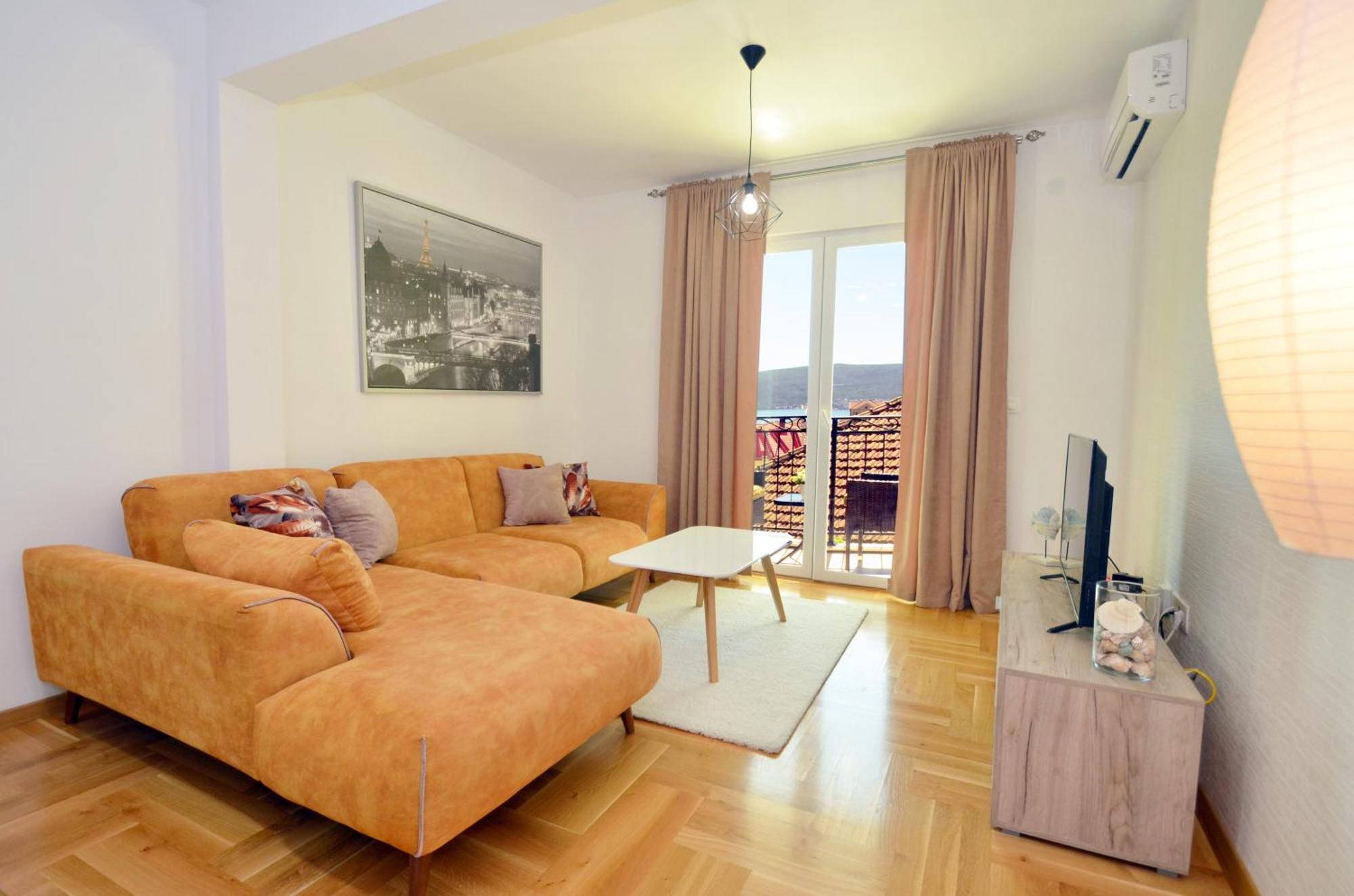 Apartment Discovery Point *